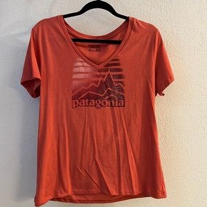 Patagonia v-neck T-shirt-XL